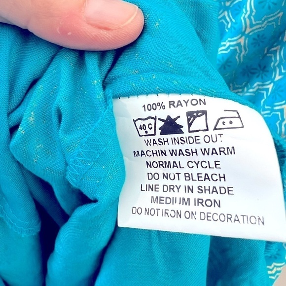 AVAASA Turquoise Kurta with Yoke Embroidery Rayon Ethnic Pakistan Indian Sz S - Picture 9 of 10